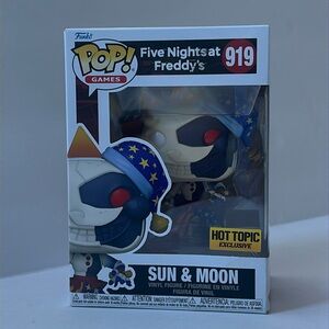 Funko Pop FNAF Sun & Moon #919 Hot Topic Exclusive Security Breach